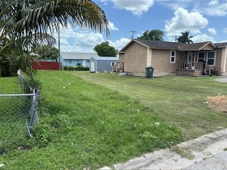 525 SW 9th St, Belle Glade, FL 33430