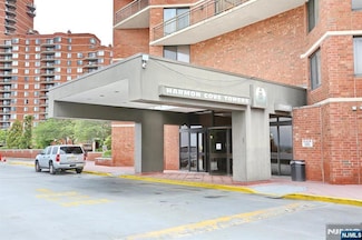 1608 Harmon Cove Tower Unit 1608, Secaucus, NJ 07094