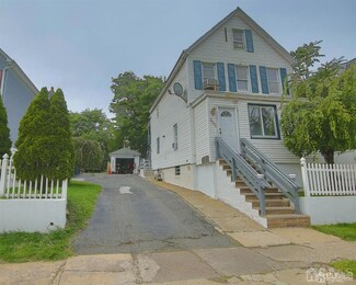 103 Fulton St, Woodbridge, NJ 07095
