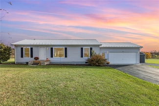 1016 Yale Farm Rd, Romulus, NY 14541