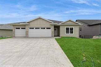 202 Meadowlark Dr, Monroe, IA 50170