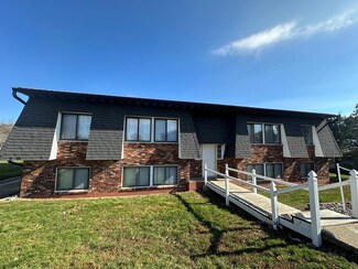 1302 Queens Ct, Kirksville, MO 63501