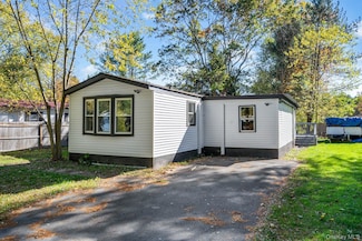 43 Oxford Cir, Loch Sheldrake, NY 12759