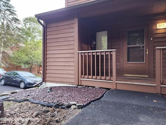 513 Wales Ct, Bushkill, PA 18324