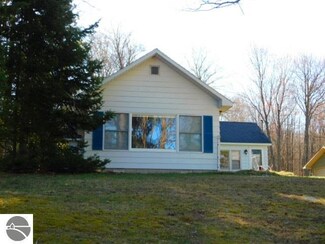 10509 Twin Lake Rd, Mancelona, MI 49659