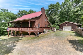 541 Old Dyer Dr, Hayesville, SC 29804