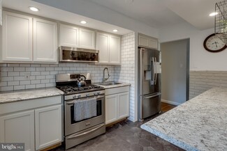 8412 Stow Rd, Pennsauken, NJ 08110