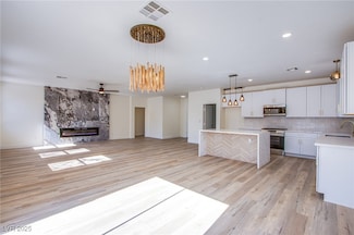 5653 Artesia Lake Ct, Las Vegas, NV 89118