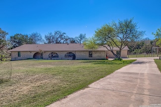 8318 Cactus Wren Ln, San Antonio, TX 78255