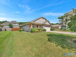 2906 Blossom Park Dr, Owens Cross Roads, AL 35763