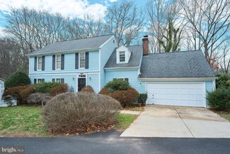 5702 Wooden Hawk Ln, Burke, VA 22015