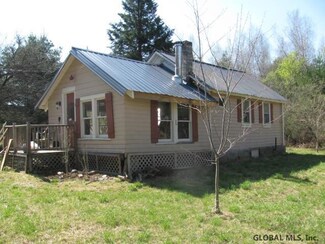 112 Lampman Rd, Broadalbin, NY 12025