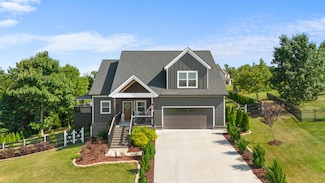 2110 Autumn River Dr, Soddy Daisy, TN 37379