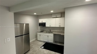 408 S 9th St, Lantana, FL 33462