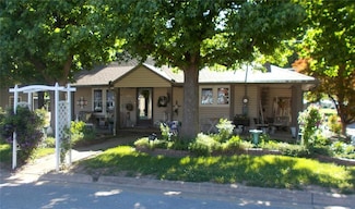 512 S Garfield St, Steeleville, IL 62288