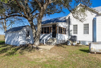 4490 Brueggmann Ln, Schulenburg, TX 78956