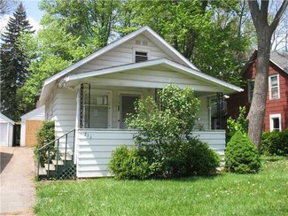 213 S Magnolia Ave, Lansing, MI 48912
