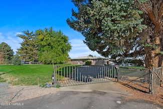 4603 Ahtanum Rd, Yakima, WA 98903
