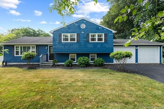 23 Egypt Ln, Clinton, CT 06413