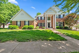 17115 Hillcrest Field Ct, Chesterfield, MO 63005