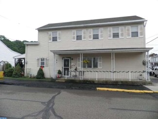 400 E Lawton St, Saint Clair, PA 17970