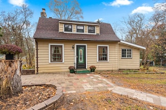 N9198 Pine Ave, East Troy, WI 53120