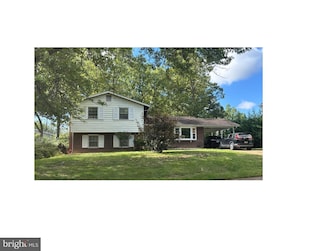 8303 Lee Ln, Vienna, VA 22182