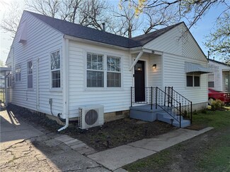 1616 N 10th St, Independence, KS 67301