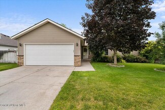 9192 N Great Hall Dr, Hayden, ID 83835