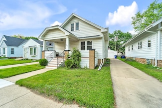 904 Romayne Ave, Racine, WI 53402
