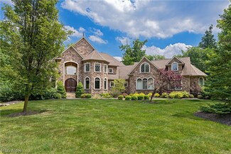170 Saint Andrews Ln, Aurora, OH 44202