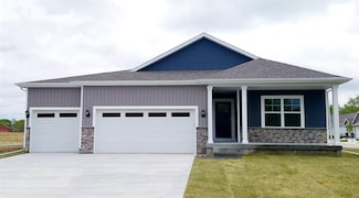 7106 Chenango Ln SW, Cedar Rapids, IA 52404