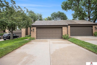 2628 Bishop Rd, Lincoln, NE 68502