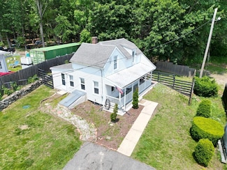 7 Coolidge St, Hudson, MA 01749