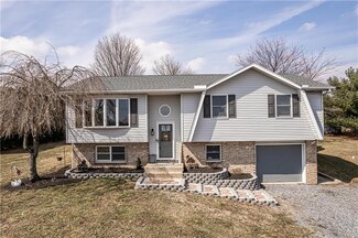 144 Schoolhouse Rd, Hamburg, PA 19526