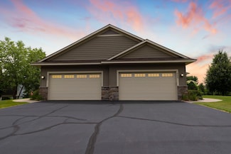 8650 Corbin Ct, Inver Grove Heights, MN 55076