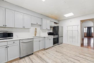 26 W 51st St, Bayonne, NJ 07002