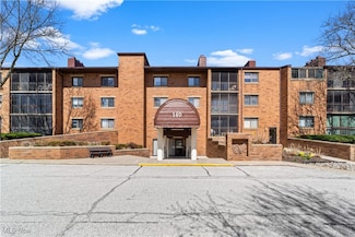 140 Fox Hollow Dr Unit 203C, Cleveland, OH 44124