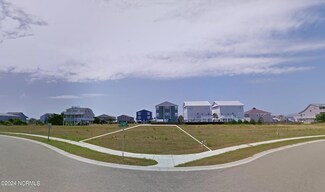 412 E 3rd St, Ocean Isle Beach, NC 28469