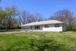 2640 SE 45th St, Topeka, KS 66609
