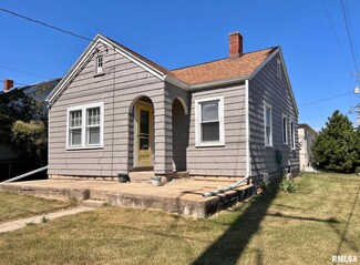 1319 E Lake Ave, Peoria Heights, IL 61616