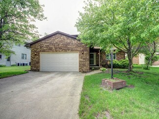 2403 Cherry Hills Dr, Champaign, IL 61822