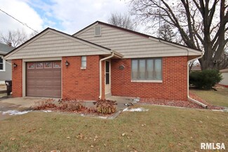 4316 N Pleasant Ridge Ct, Peoria, IL 61614