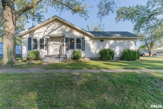 1511 S Hickory St, Centralia, IL 62801