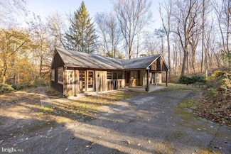 22 Bertolet School Rd, Spring City, PA 19475