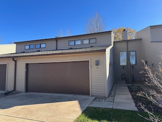 3 Briar Hill Cir, Champaign, IL 61822