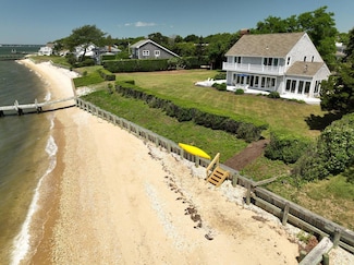 90 Peconic Ave, Shelter Island, NY 11964