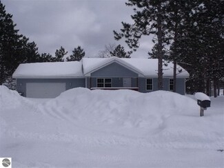 2427 Sadie Ln, Grawn, MI 49637