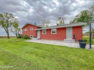509 Clement Ave, Grandin, ND 58038