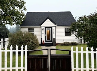 3347 Cloverlawn Dr, Grants Pass, OR 97527